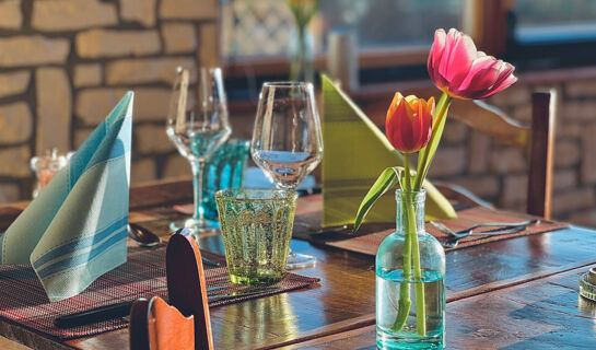 HÔTEL RESTAURANT LES CERNETS VAL-DE-TRAVERS Les Verrières