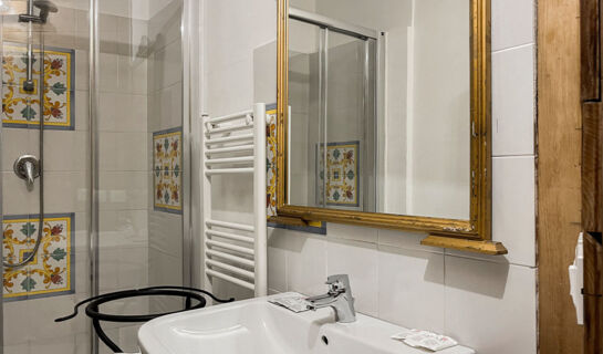 BORGO SAN VALENTINO HOTEL DIFFUSO Casteldilago