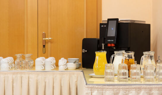 WELLNESS HOTEL JEAN DE CARRO Karlovy Vary