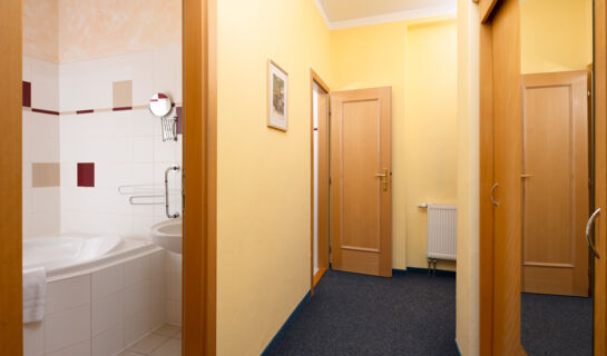 WELLNESS HOTEL JEAN DE CARRO Karlovy Vary