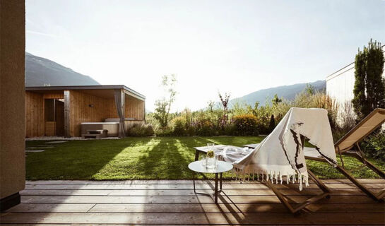 AMOLARIS GARDEN LODGES & GUESTHOUSE (B&B) Coldrano