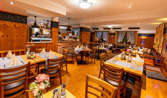HOTEL UND RESTAURANT NEHRENER HOF (B&B) Nehren