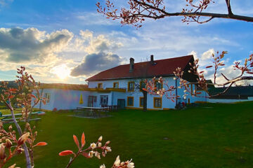 HÔTEL RESTAURANT LES CERNETS VAL-DE-TRAVERS Les Verrières