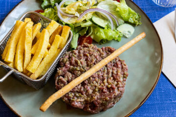 HÔTEL LE FER À CHEVAL Yenne