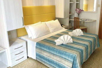 HOTEL CRYSTAL Torre Pedrera (RN)