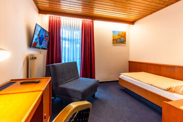 HOTEL UND RESTAURANT NEHRENER HOF (B&B) Nehren