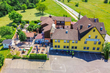 HOTEL UND RESTAURANT NEHRENER HOF (B&B) Nehren