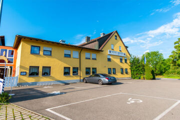 HOTEL UND RESTAURANT NEHRENER HOF (B&B) Nehren